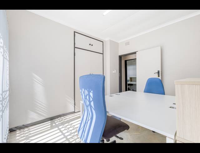 9M² CO-WORKING SPACE TO LET IN FONTAINEBLEAU